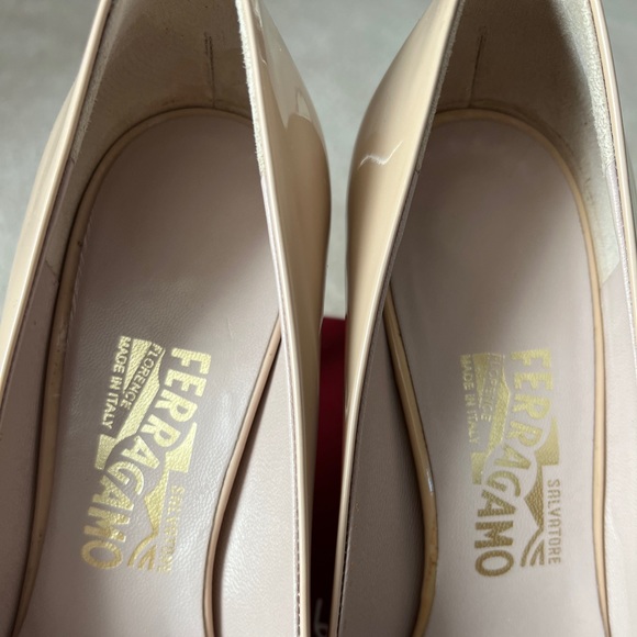 Authentic Salvatore Ferragamo Vara Bow Pump Shoe Size 8 - Picture 10 of 10